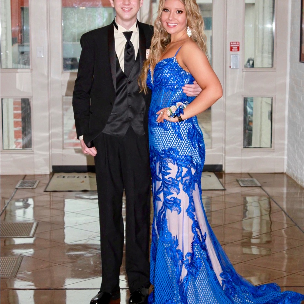 Gorgeous blue dress💙💙